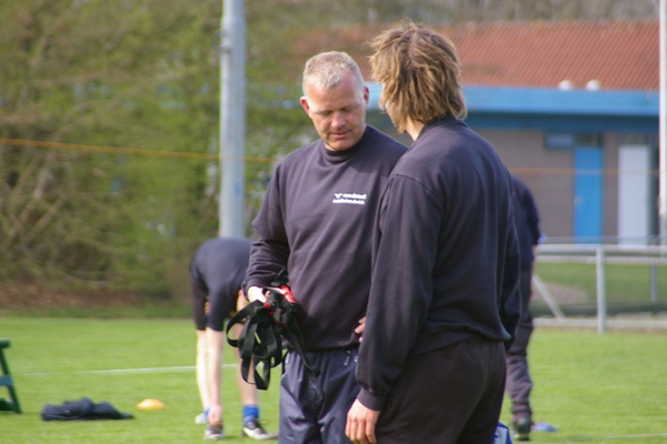 Trainer Jan Gillebaard (links)