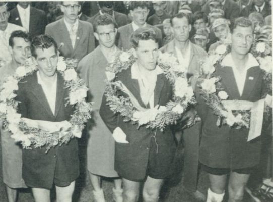 Winnaars PC 1959 met Albert Rinia (links) en Rinnie Kuiper (midden) en Meindert van der Weerd (rechts) foto: www.kaatshistorie.nl