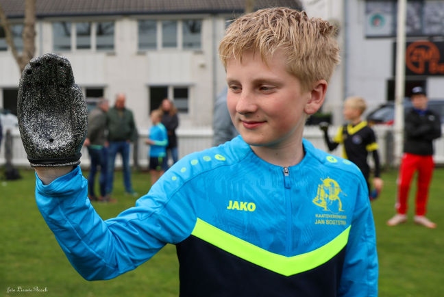 Jeugd kaatst mei nije ‘mof'